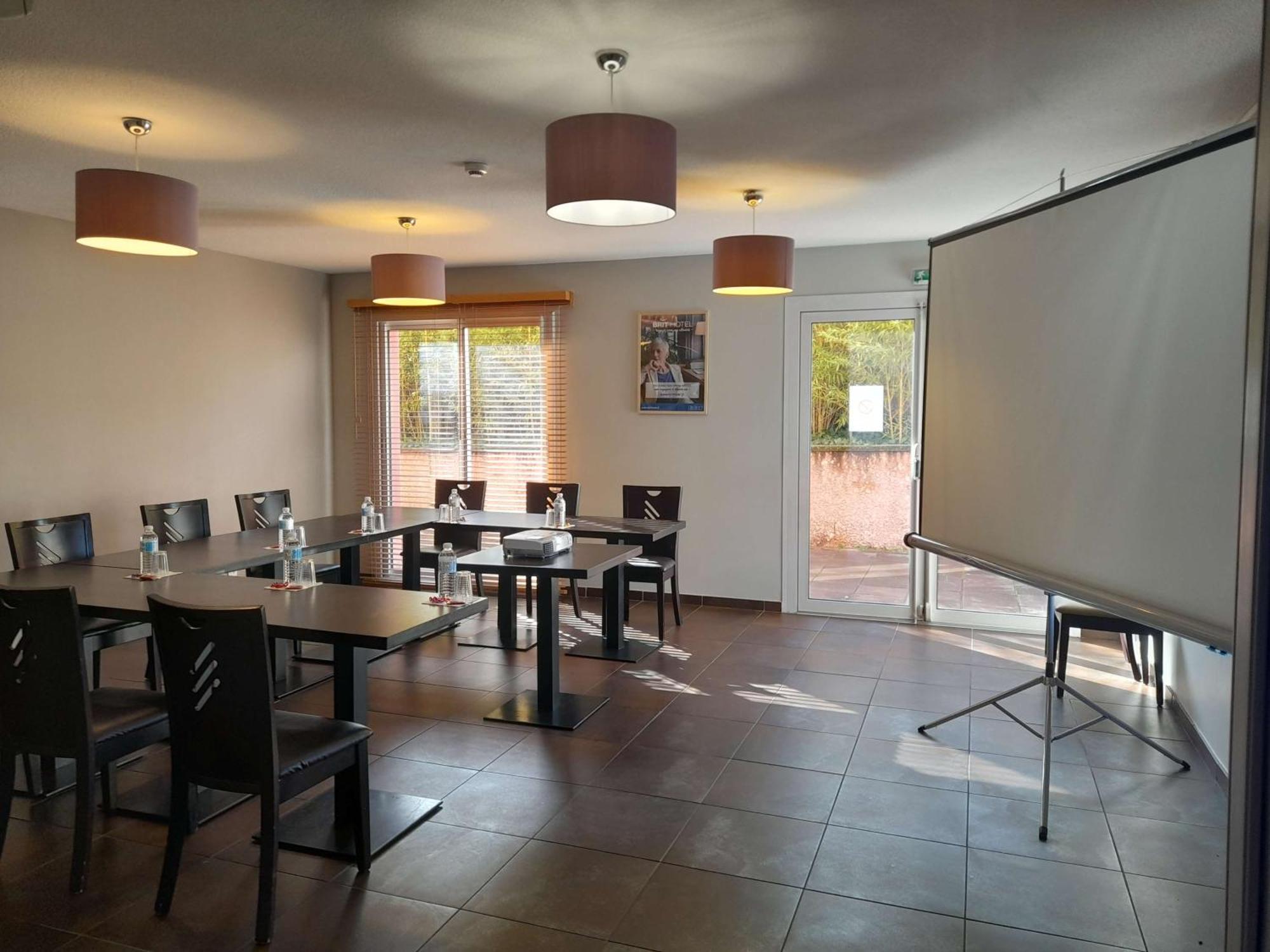 Brit Hotel Confort Montauban Zewnętrze zdjęcie