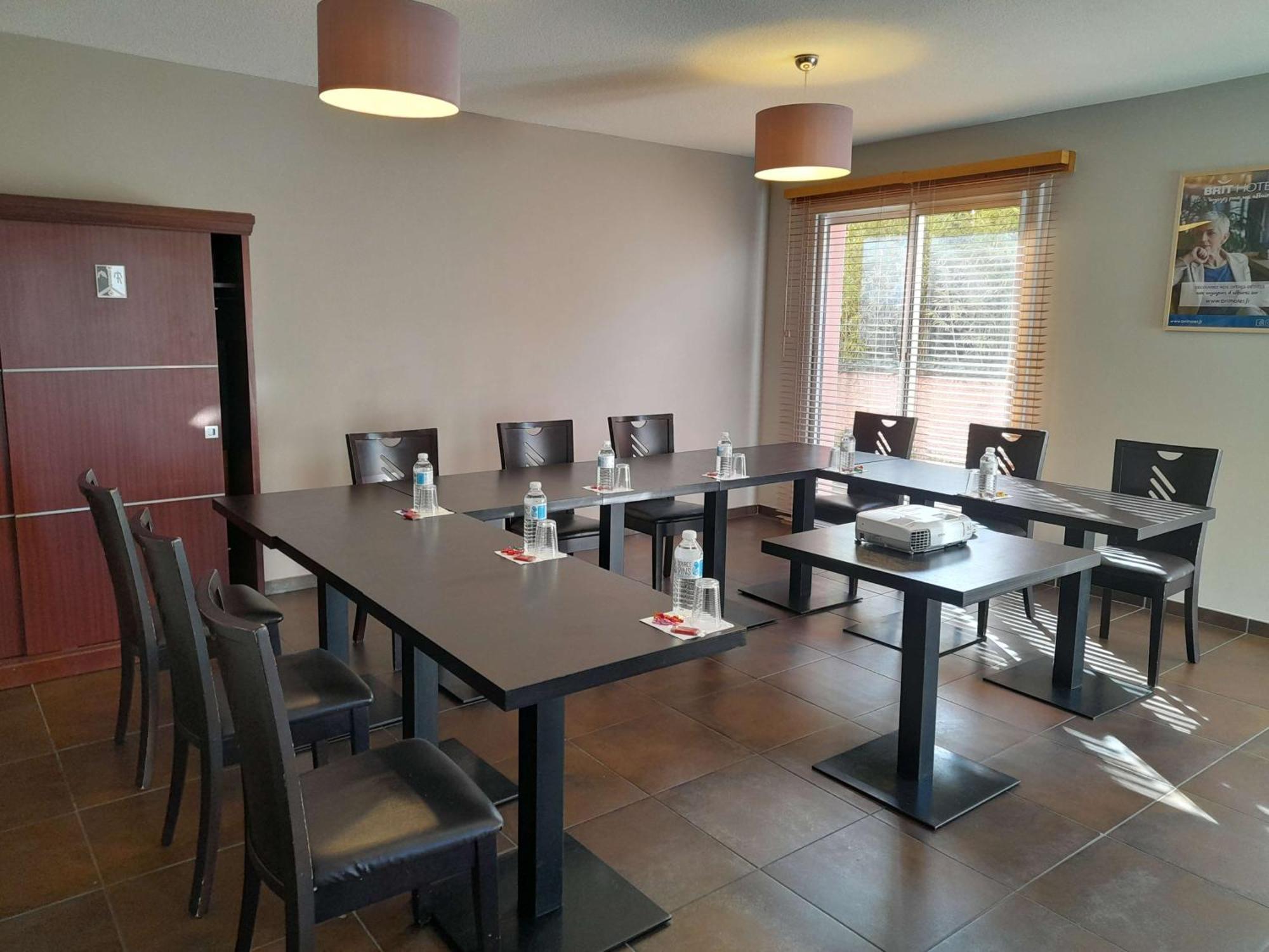 Brit Hotel Confort Montauban Zewnętrze zdjęcie