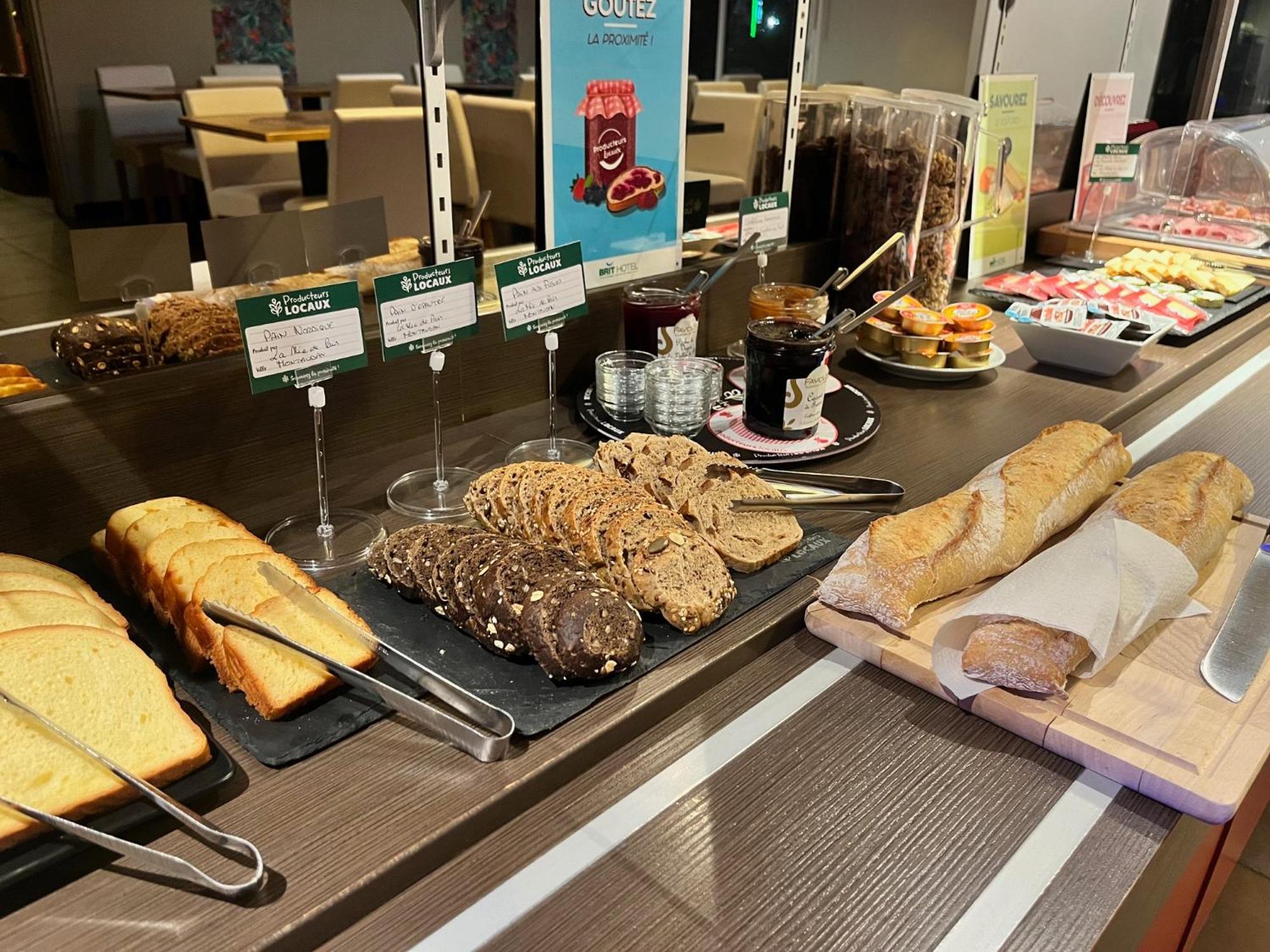 Brit Hotel Confort Montauban Zewnętrze zdjęcie