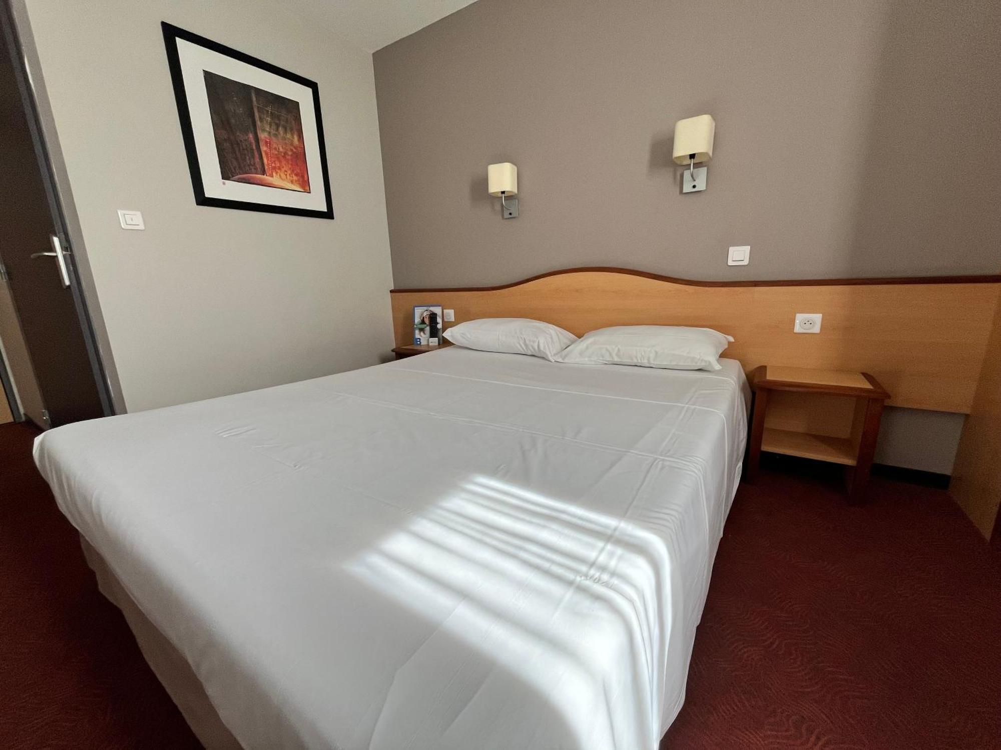Brit Hotel Confort Montauban Zewnętrze zdjęcie