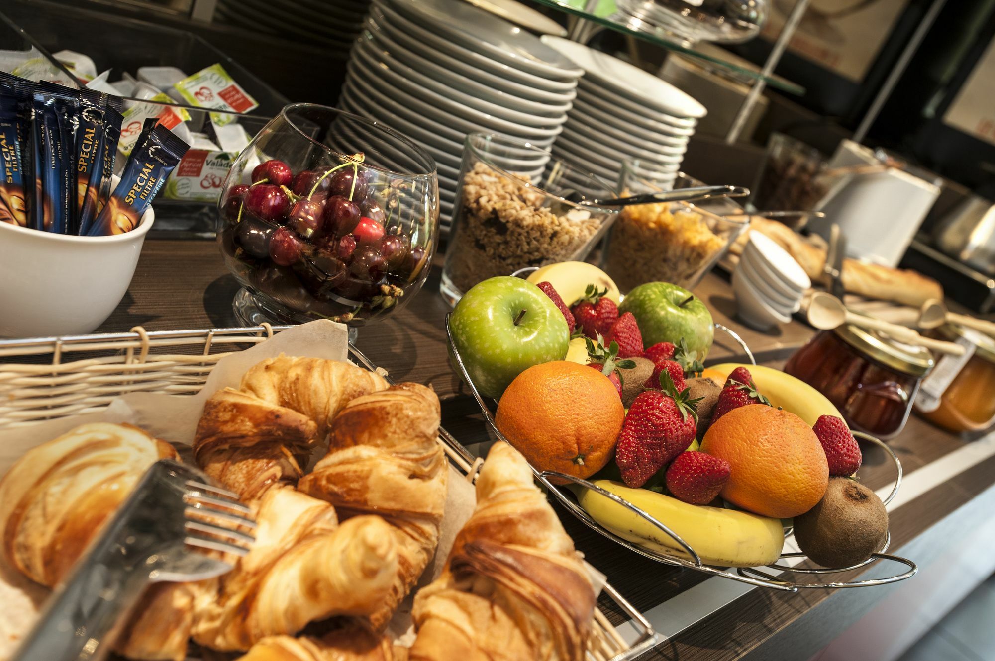Brit Hotel Confort Montauban Zewnętrze zdjęcie