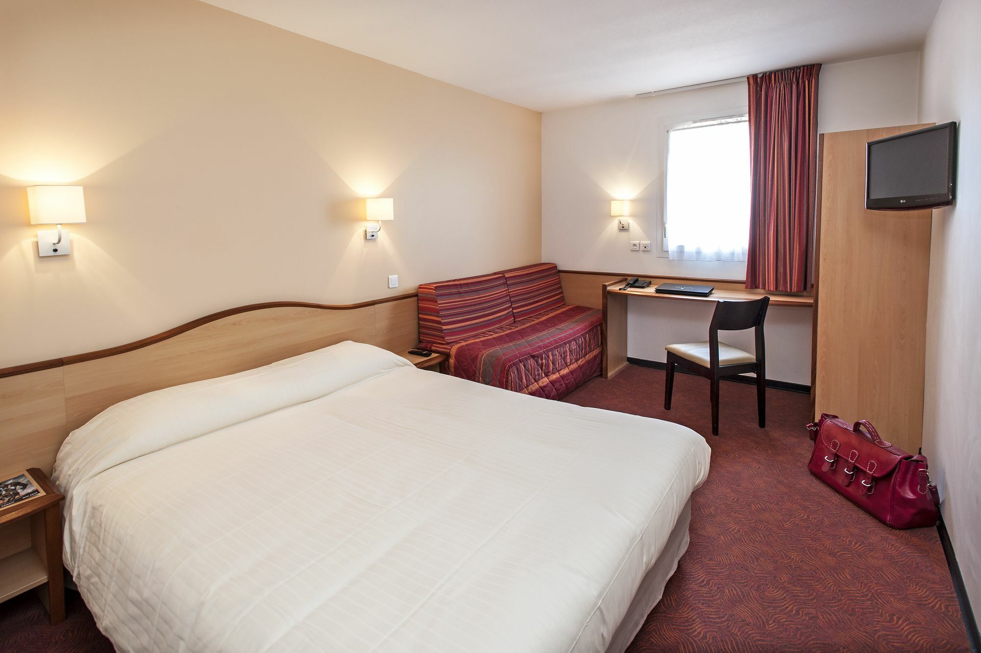 Brit Hotel Confort Montauban Zewnętrze zdjęcie