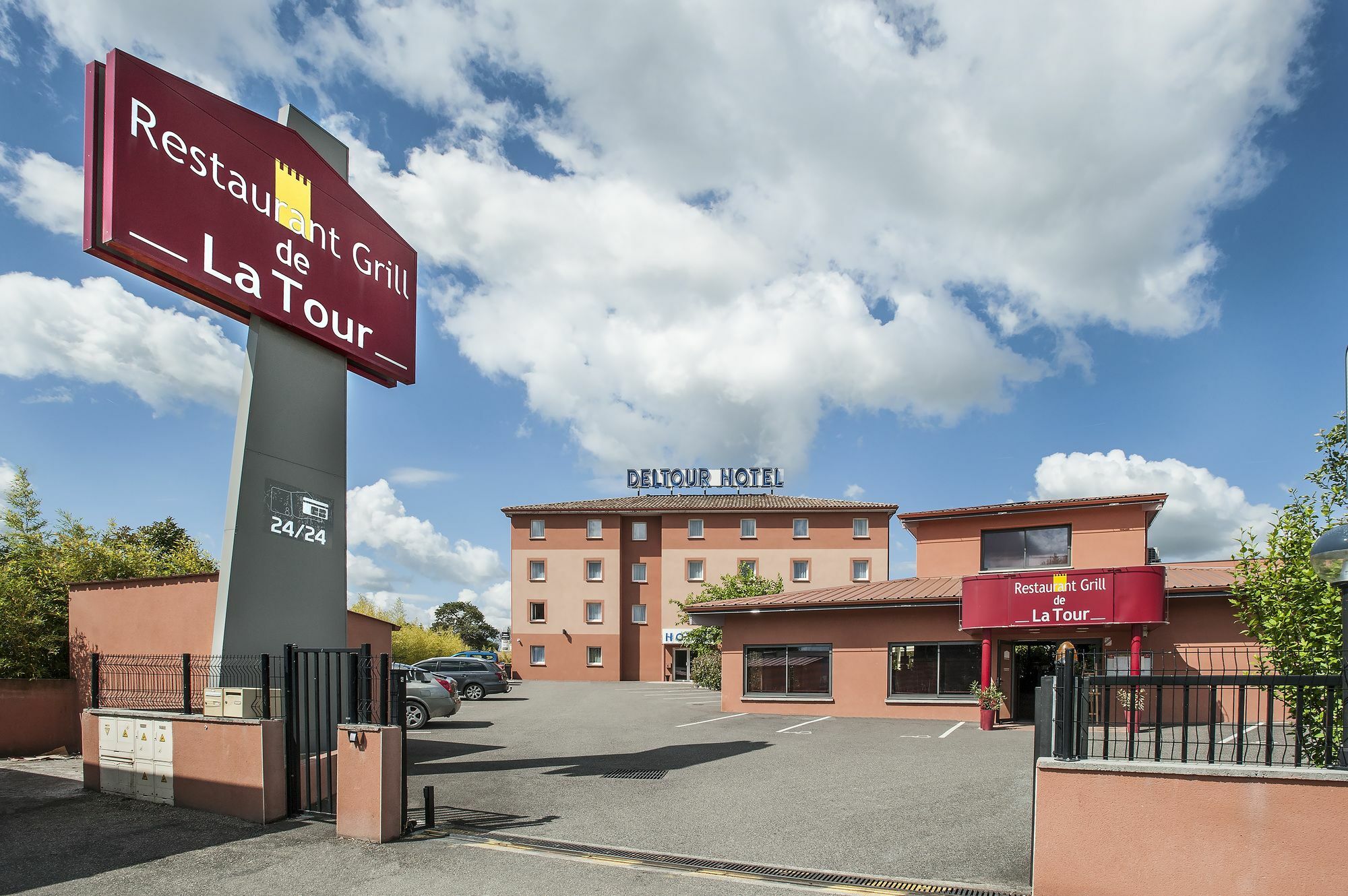 Brit Hotel Confort Montauban Zewnętrze zdjęcie
